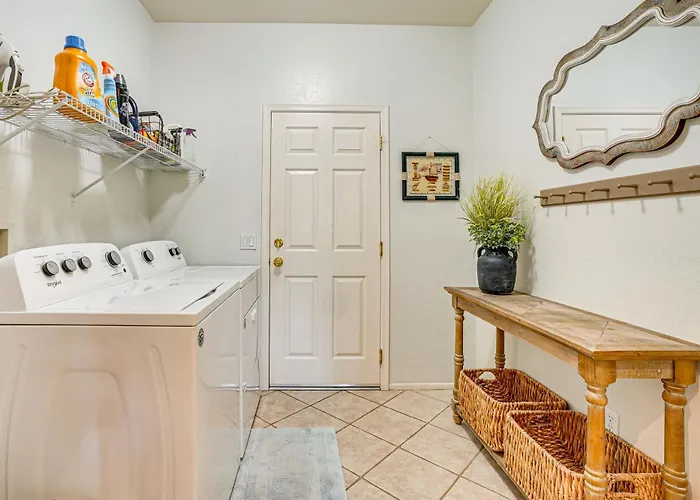 Step-free, Sun Grand W/ Amenities Holiday home